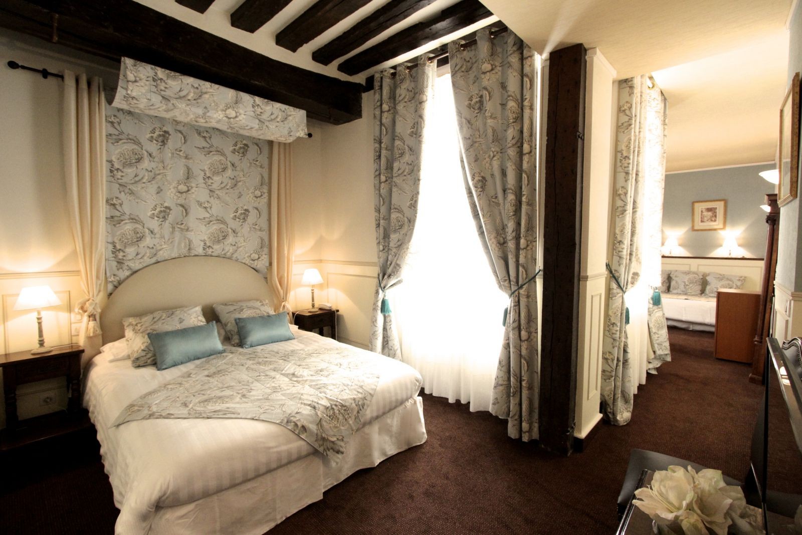 496/Photos/Chambres/Chambres_Junior_Suite/Junior_suites_hotel_la_bretonnerie_18.jpeg